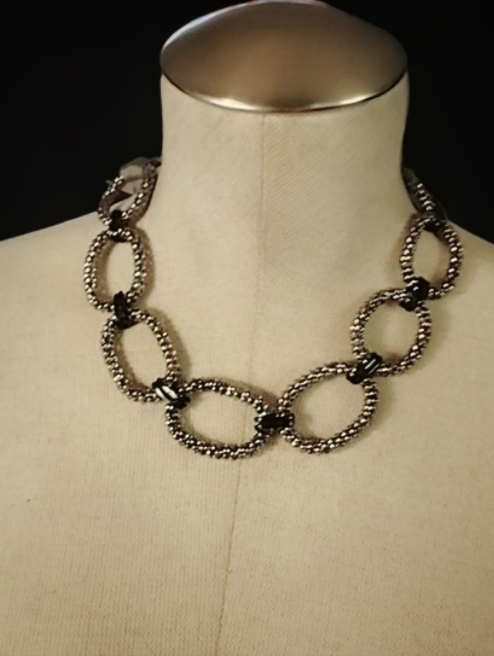 Necklace ( NWT"S)